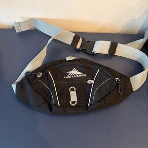 High Sierra Black and Gray Belt Bag
